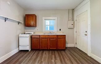 2 beds, 1 bath, $1,100