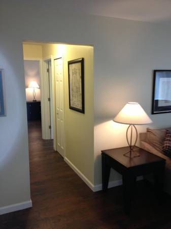 1 bed, 1 bath, 650 sqft, $995, Unit Valley Drive