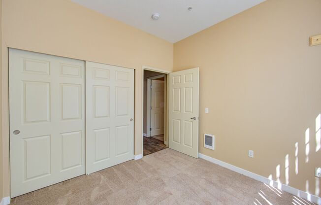 2 beds, 1 bath, 1,000 sqft, $1,900, Unit 244