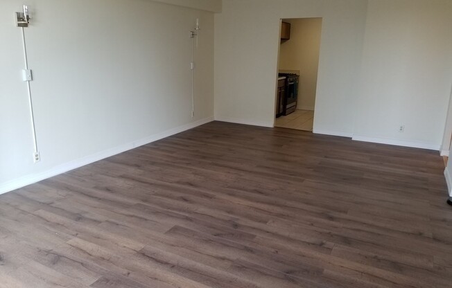 1 bed, 1 bath, 725 sqft, $3,150, Unit 912