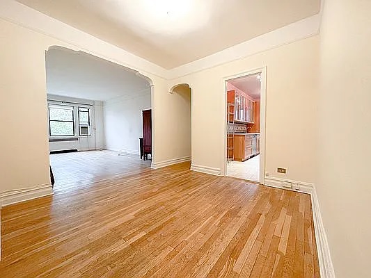 84 12 35 AVE