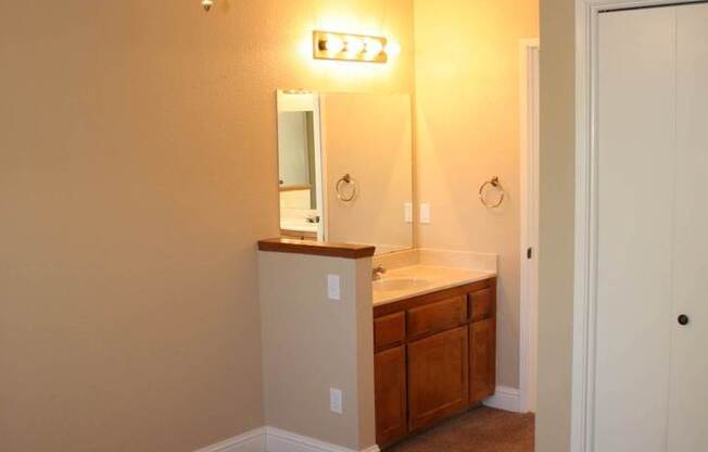 2 beds, 1.5 baths, $1,650, Unit UNIT B