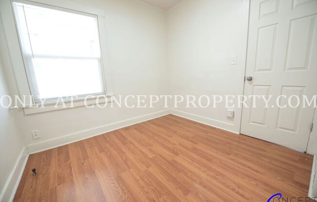 1 bed, 1 bath, 500 sqft, $1,049, Unit 15 - R