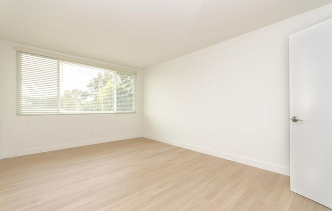 3 beds, 3 baths, 1,780 sqft, $5,600, Unit 102