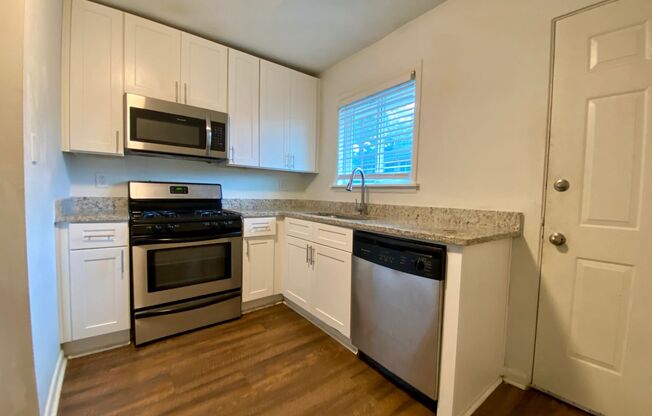 2 beds, 1 bath, 850 sqft, $1,570, Unit 497-D20