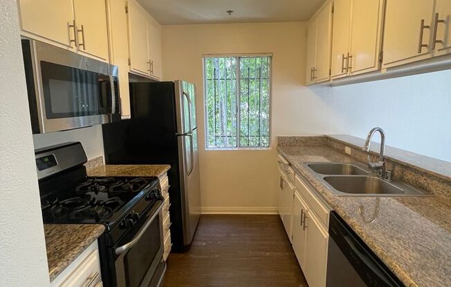 1 bed, 1 bath, 864 sqft, $2,050