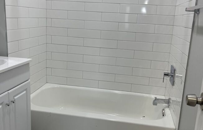 2 beds, 1 bath, 800 sqft, $1,695, Unit D - 12