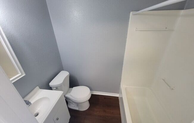 Studio, 1 bath, 288 sqft, $995, Unit 405