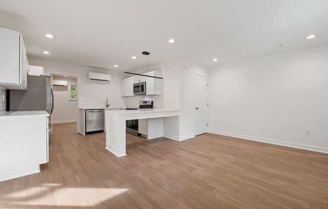 Beautifully Renovated 1 Bedroom, 1 Bathroom Condo - Hudson Heights - Durham- Available Now!