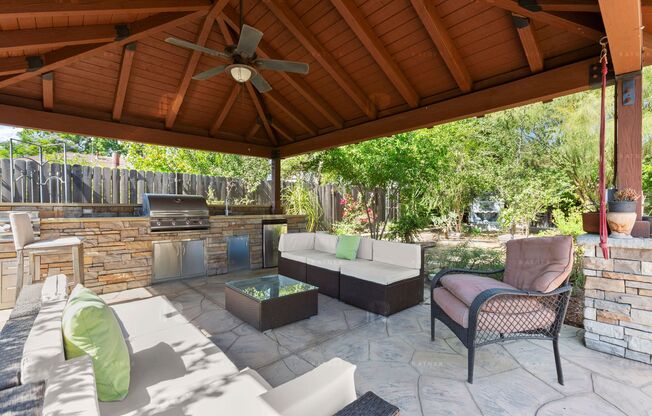 LARGE 3+2 HOUSE ON QUIET STREET ~ GORGEOUS BACKYARD WITH GRILL & ENTERTAINMENT AREA ~ 1 MONTH FREE