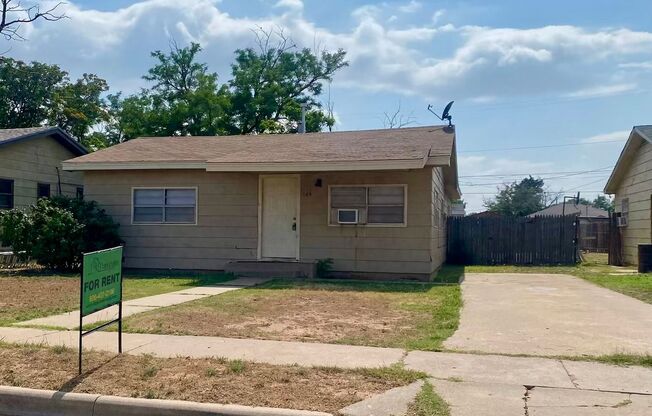 LEASING NOW --- Recently Remodeled cute 3 bed/1 bath!