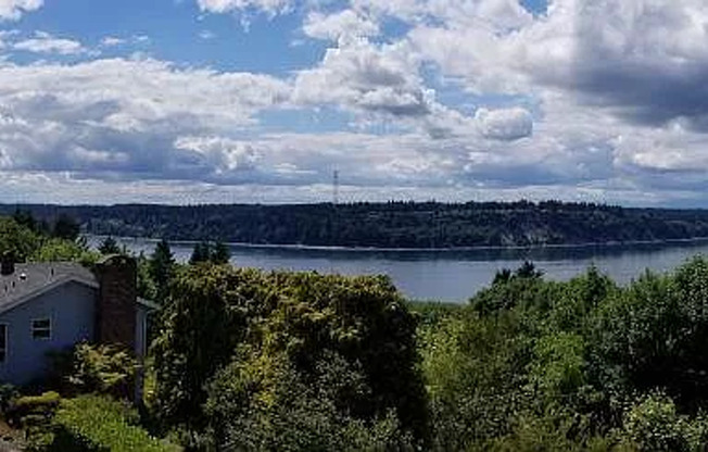 Tacoma  3BR Home with Puget Sound Views!