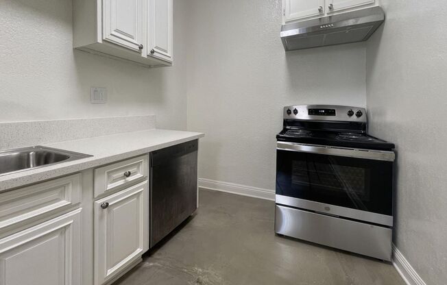 Studio, 1 bath, 350 sqft, $1,395, Unit 106