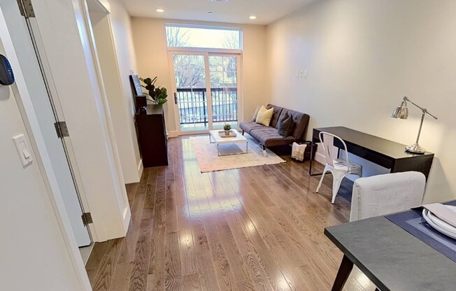 1 bed, 1 bath, $3,200, Unit 305