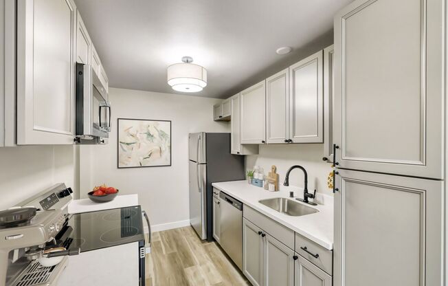 2 beds, 1 bath, 900 sqft, $2,150, Unit Apt. 101