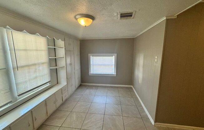 3 beds, 1 bath, $1,249