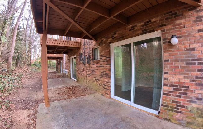 1 bed, 1 bath, 640 sqft, $1,075, Unit 1000F