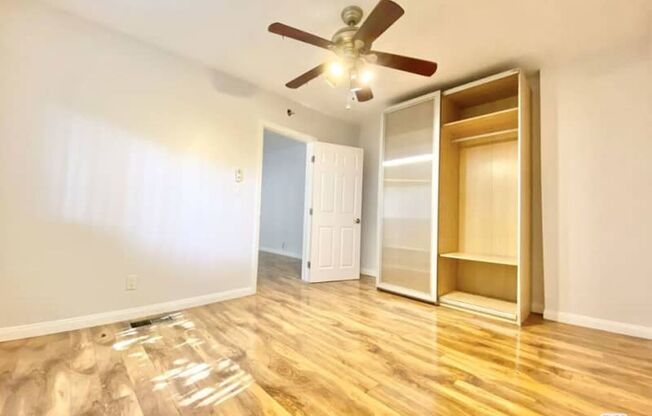 3 beds, 1 bath, $3,495, Unit 1156-1/2