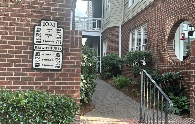 Adorable 2 Bedroom Condo!