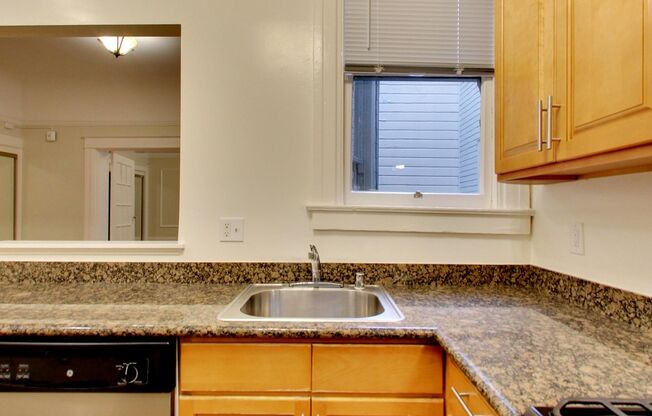 1560 Sacramento Street (1300r)