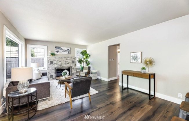 1025 S 112 ST
