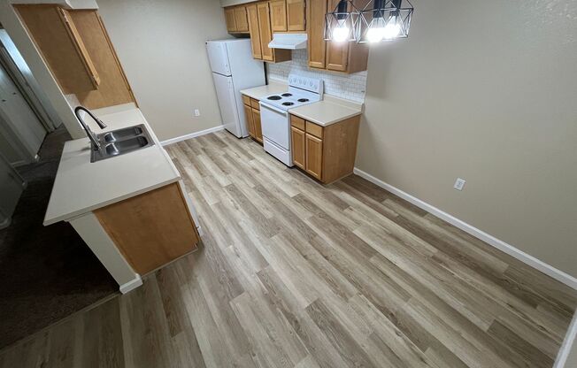 2 beds, 1 bath, 848 sqft, $1,900, Unit 1706
