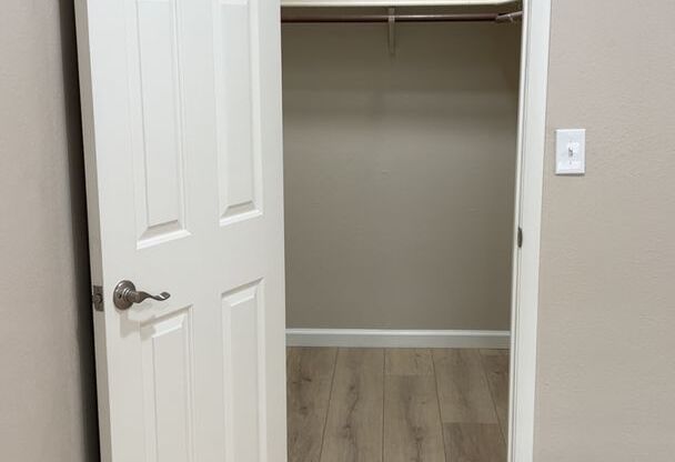 1 bed, 1 bath, 680 sqft, $1,200, Unit 260