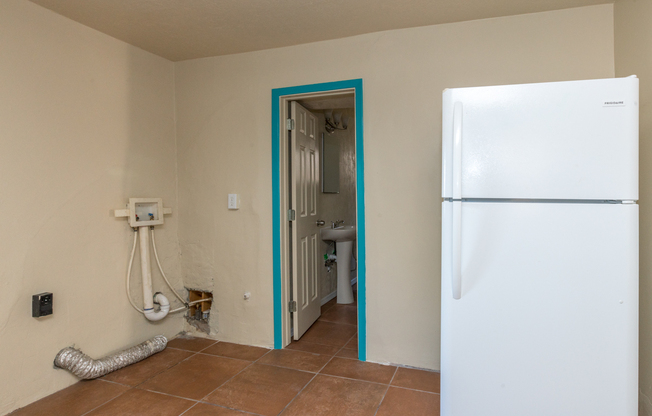 2 beds, 1 bath, $1,700