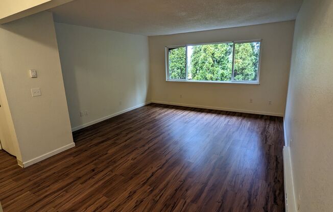 1 bed, 1 bath, 700 sqft, $1,295, Unit #28