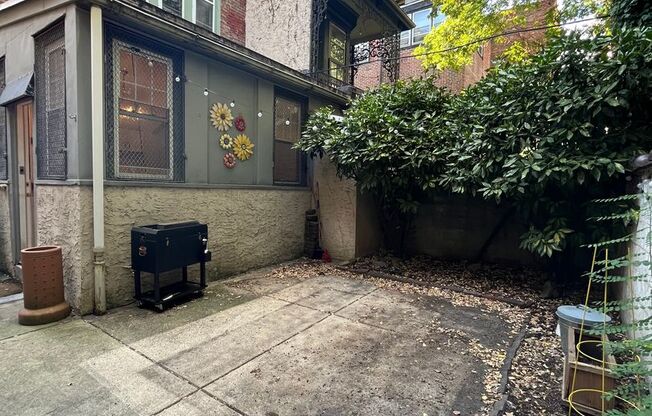 1 bed, 1 bath, $1,850, Unit #3 (1st Floor Rear)