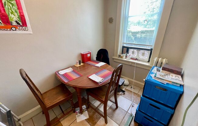 1 bed, 1 bath, $895, Unit 15