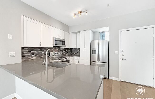 Sleek 1B/1BA Condo in the Heart of Marina District with A/C, In-Unit W/D & Reserved Parking!