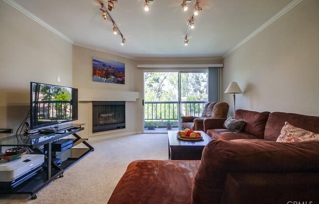 21550 BURBANK Boulevard