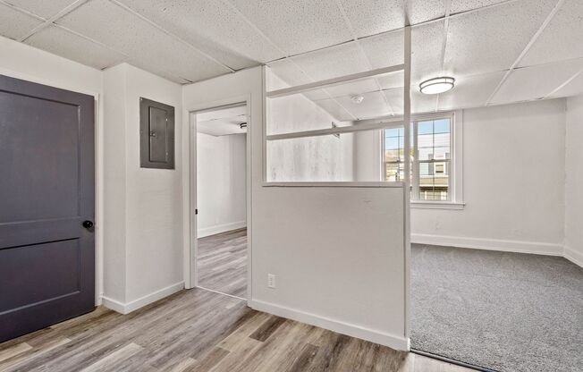 1 bed, 1 bath, 800 sqft, $849, Unit 109 W Lincoln Ave #17