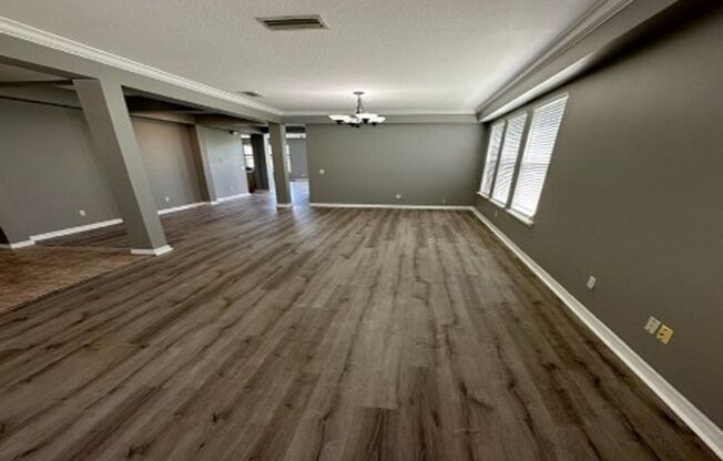 Beautiful 4/2.5 Lakes of Windermere home with open floor plan & lake access!
