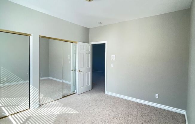 3 beds, 2.5 baths, $3,300