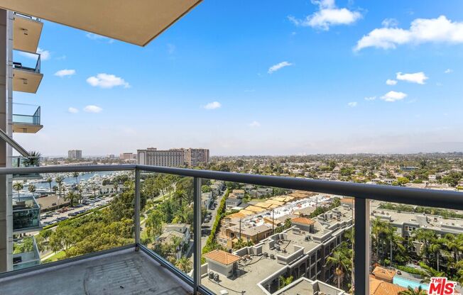 1 bed, 1 bath, 891 sqft, $4,700, Unit 1206