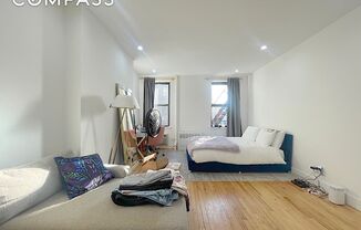 263 W 19 ST 3 SE
