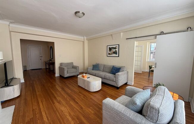 2 beds, 2 baths, 1,303 sqft, $3,000, Unit 601