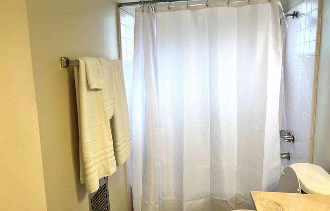 1 bed, 1 bath, 540 sqft, $2,017, Unit 6