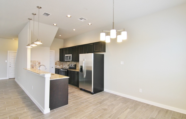 Rare 4 Bedroom at Creekside Crossing / Fridge , Washer & Dryer Included / Fenced in Yard / CISD