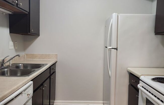 2 beds, 1 bath, 775 sqft, $885, Unit 364C