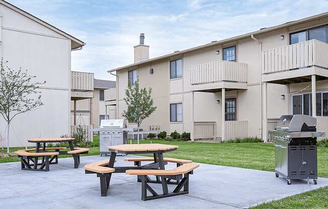 two bedroom apartments Wichita Kansas with grills