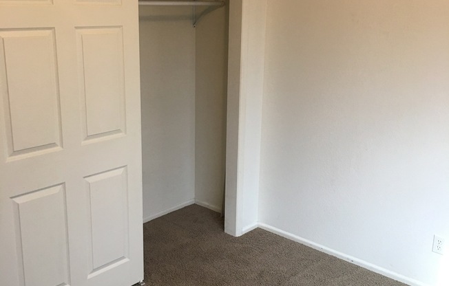 3 beds, 1 bath, $1,195