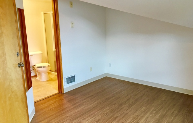 Studio, 1 bath, 90 sqft, $750, Unit 1A7