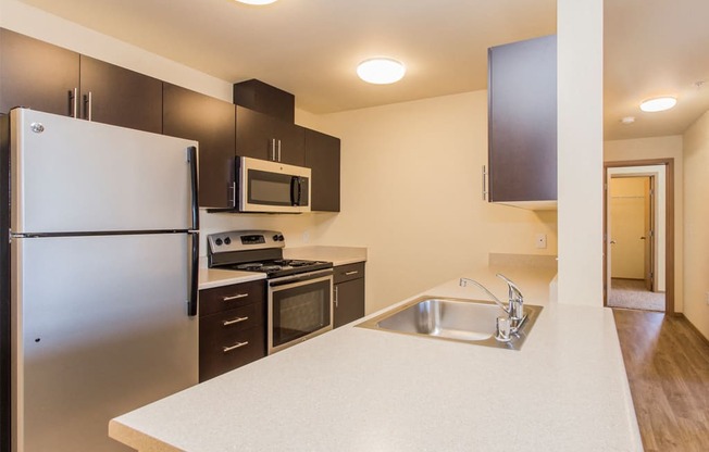 Fully Equipped Kitchen with Microwave, Dishwasher & USB outlet