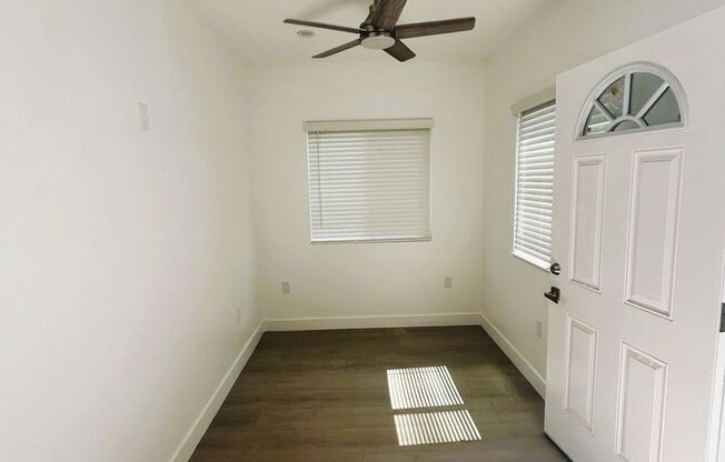 Eldora, 10313-10321 1/2