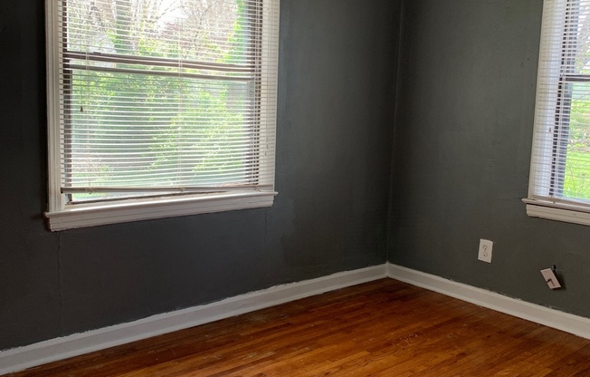 2 beds, 1 bath, $1,000