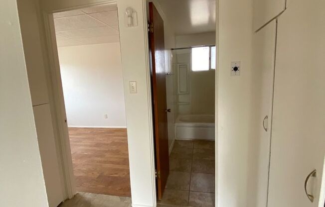 2 beds, 1 bath, $1,700