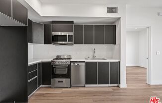 2 beds, 2 baths, 714 sqft, $3,495, Unit 609